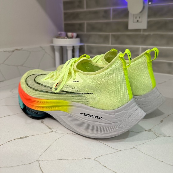 Nike Air Zoom Alphafly Next% Fast Pack. Women’s size 8.5 M. Color Neon Green. - Picture 7 of 14